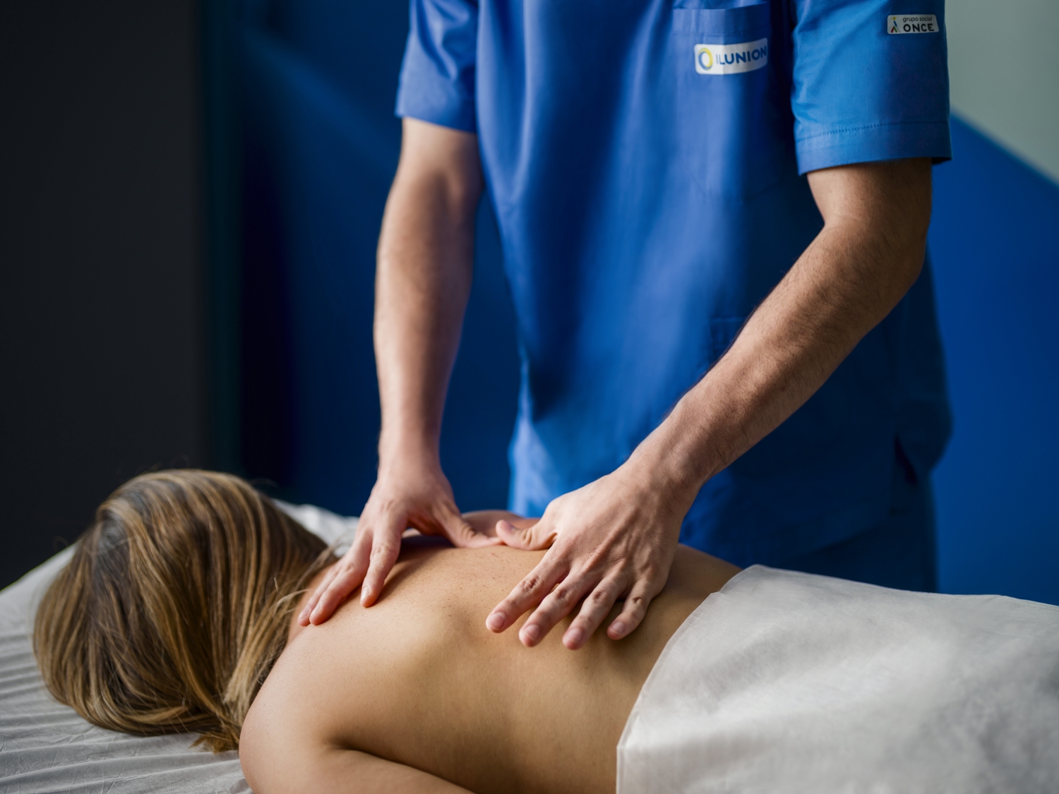 El Masaje y la Conexión Postural